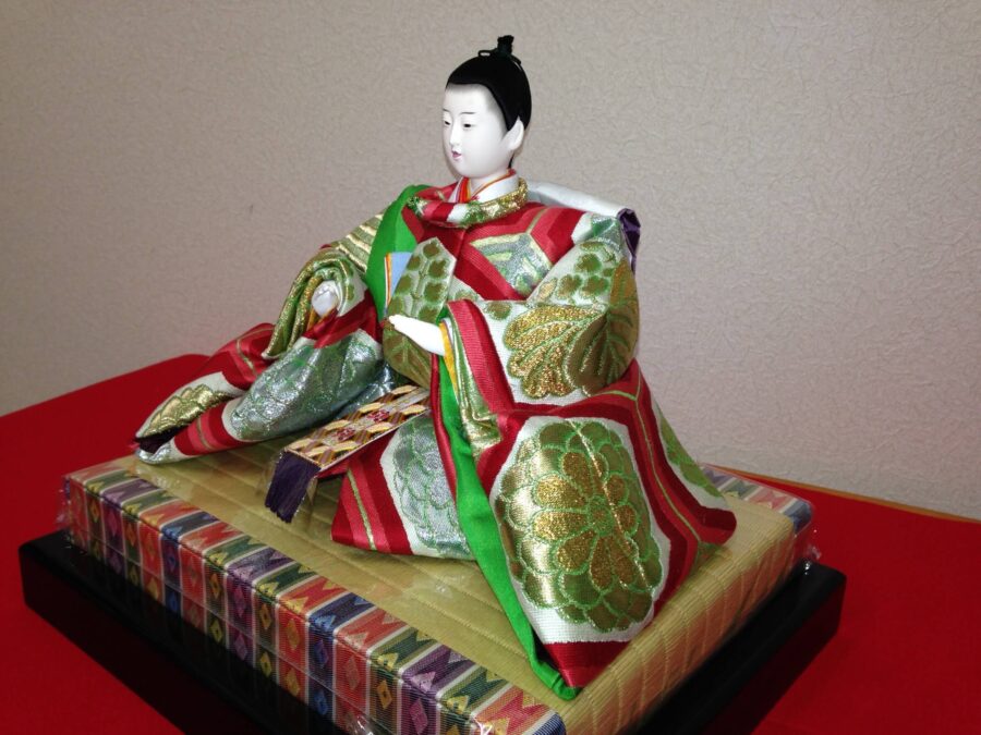 ひな人形
