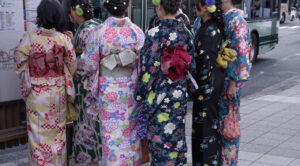 着物にシミが付いてしまったときの応急処置方法まとめ