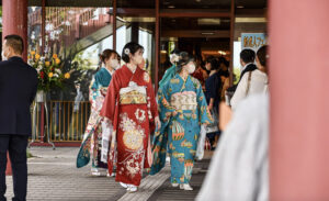 振袖は成人式だけじゃない！？知ると面白い振袖を着る機会