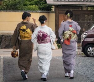 着物の管理方法まとめ！遺品整理の着物供養や販売方法など徹底解説！